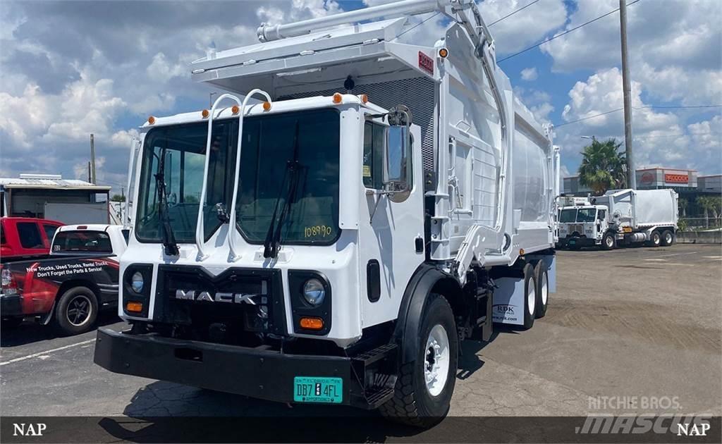 Mack LEU613 Camion de deseuri
