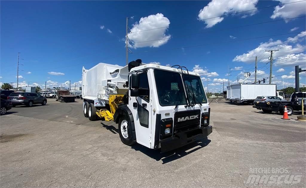 Mack LR613 Camion de deseuri