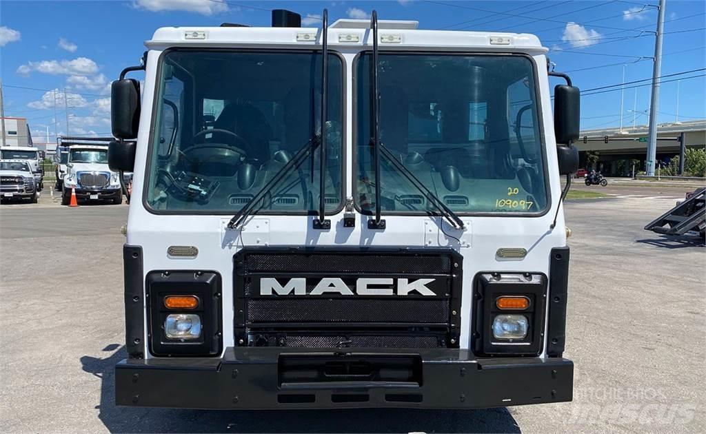 Mack LR613 Camion de deseuri