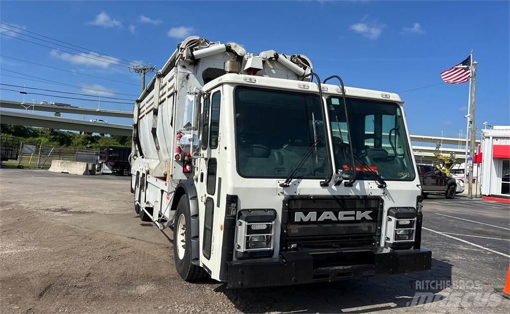 Mack LR613 Camion de deseuri