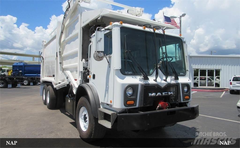 Mack MR688S Camion de deseuri