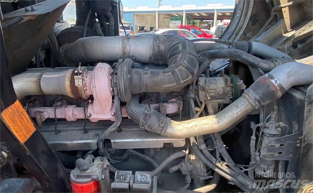 Mack MR688S Camion de deseuri