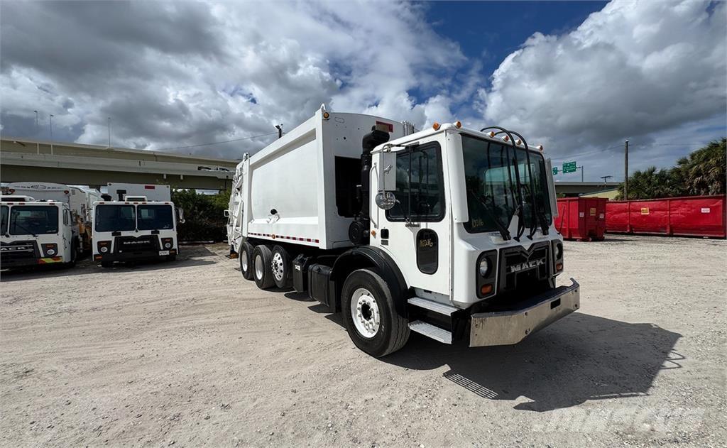 Mack MRU613 Camion de deseuri
