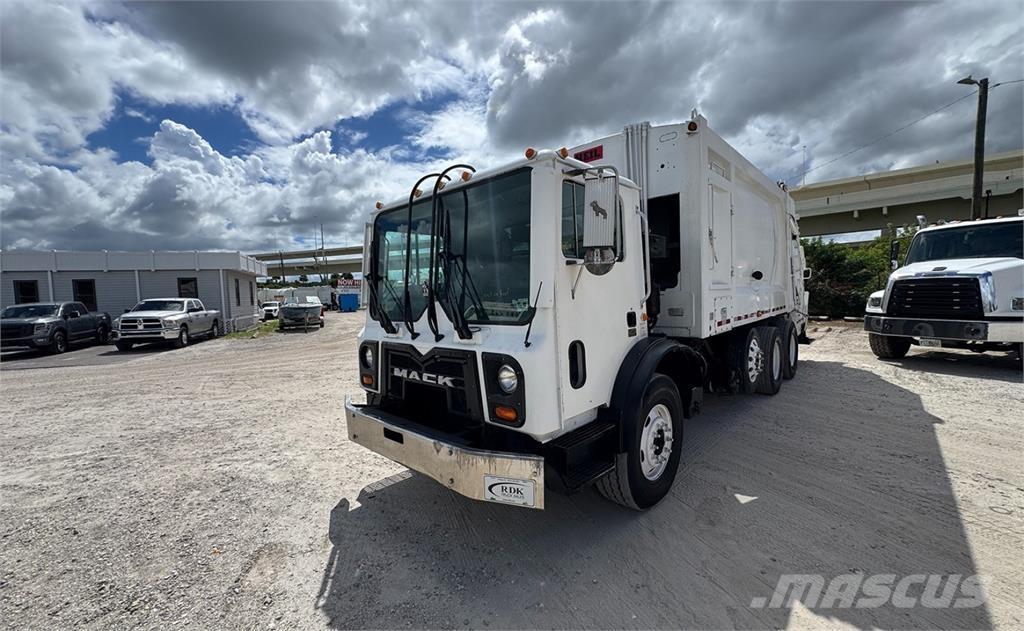 Mack MRU613 Camion de deseuri
