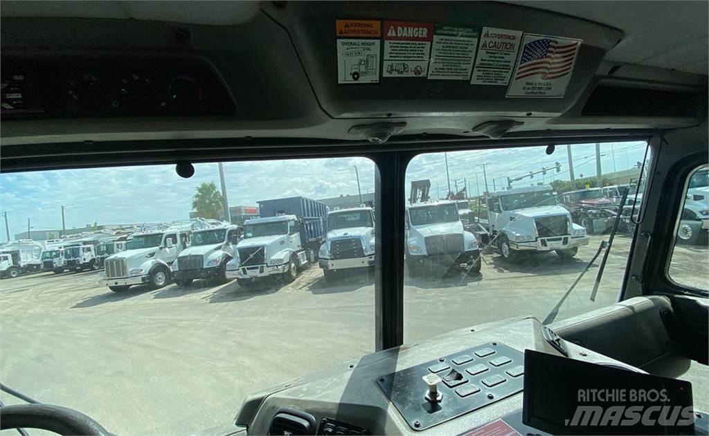 Peterbilt 320 Camion de deseuri