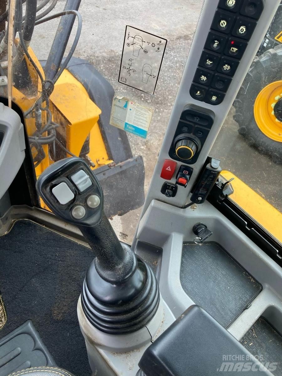 JCB 435S Manipulatoare agricole