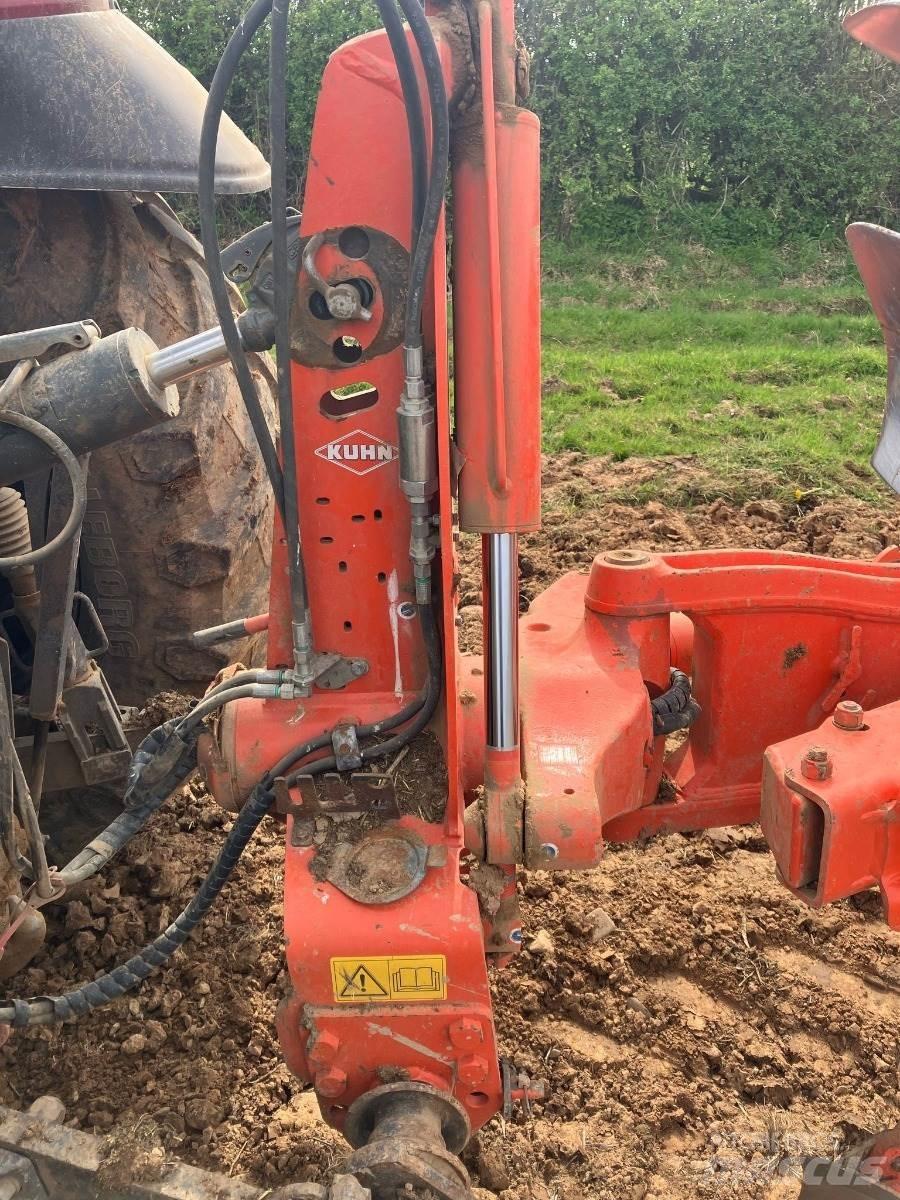Kuhn MM123 Pluguri conventionale