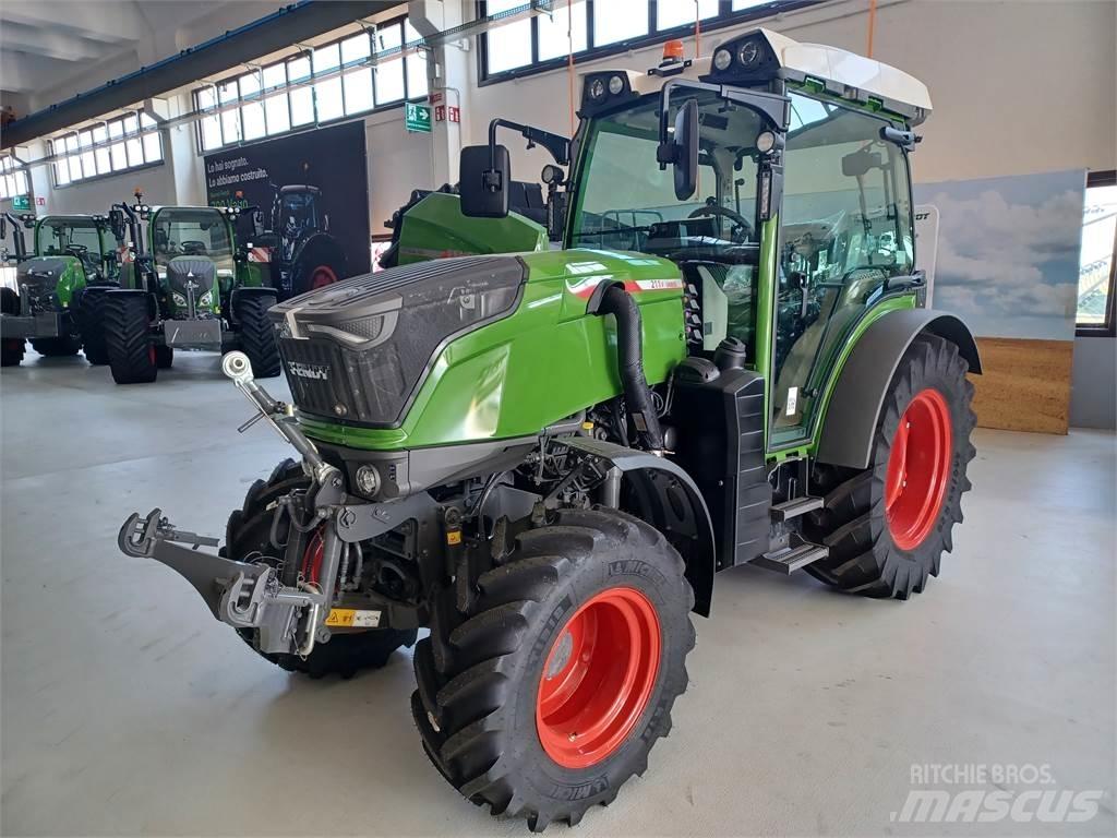 Fendt 211F Tractoare