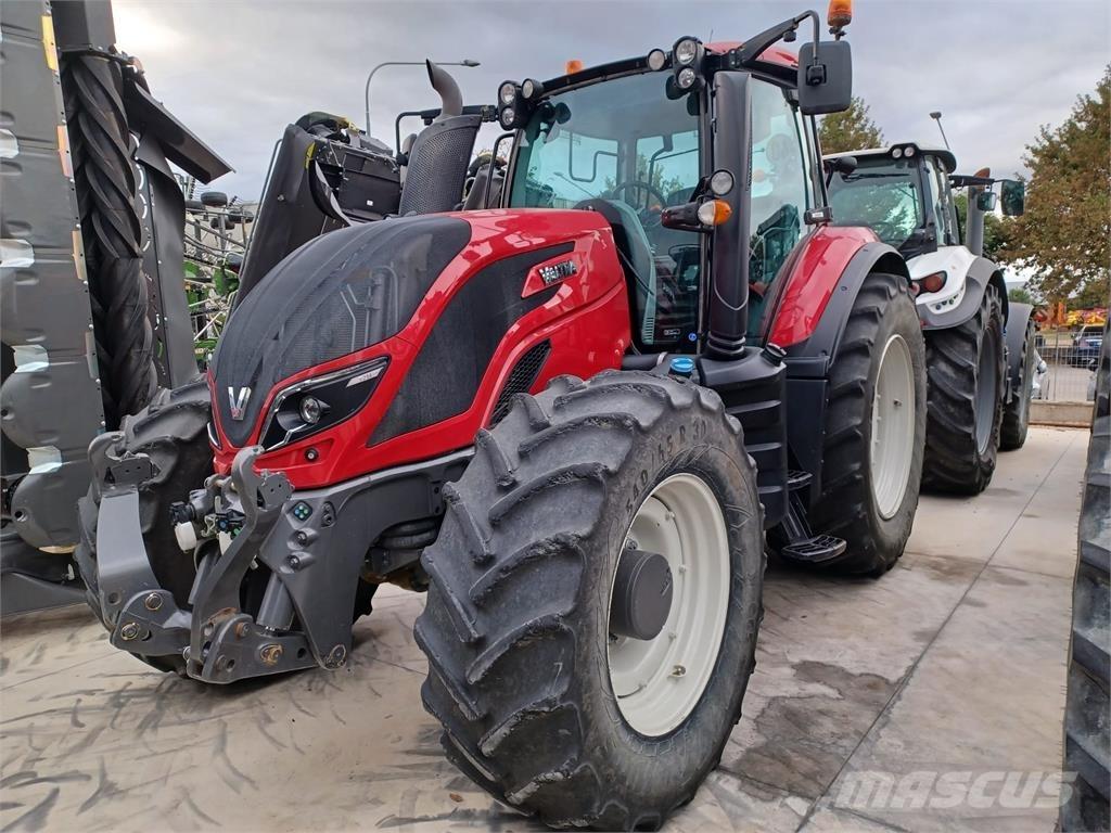 Valtra T 214 Tractoare