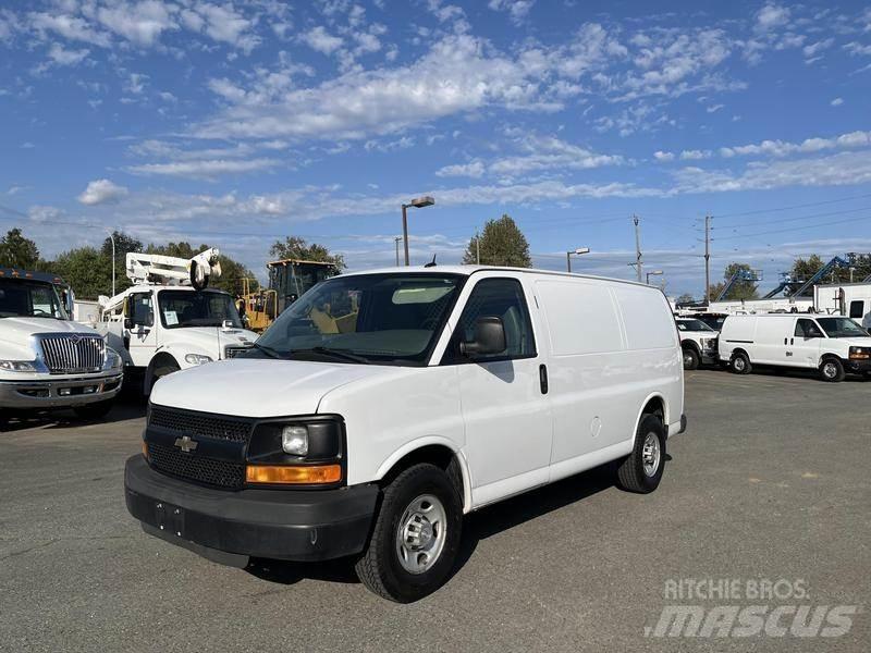 Chevrolet Express Utilitara