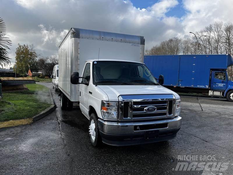 Ford Econoline Utilitara