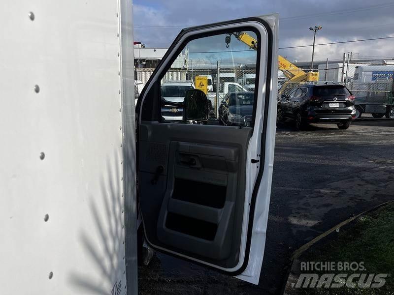 Ford Econoline Utilitara