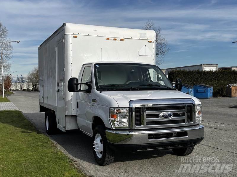 Ford Econoline Utilitara