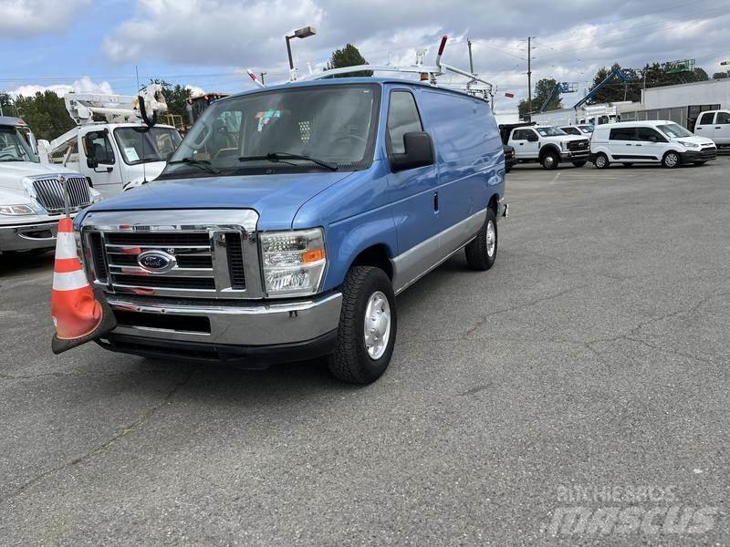 Ford Econoline Utilitara