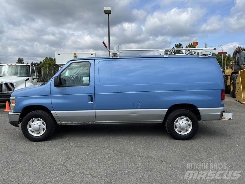 Ford Econoline Utilitara