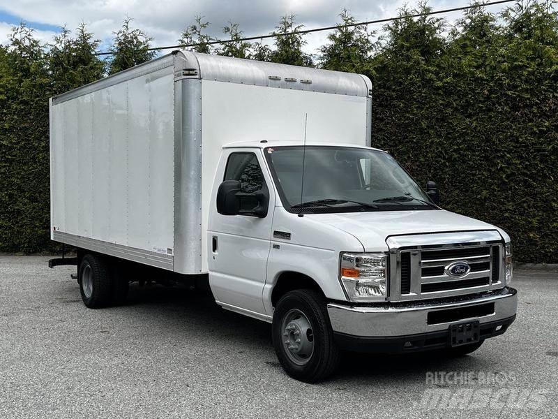 Ford Econoline Utilitara