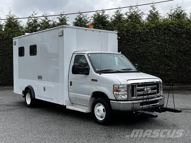 Ford Econoline Utilitara