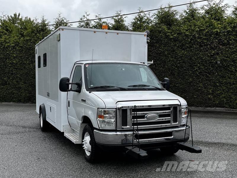 Ford Econoline Utilitara