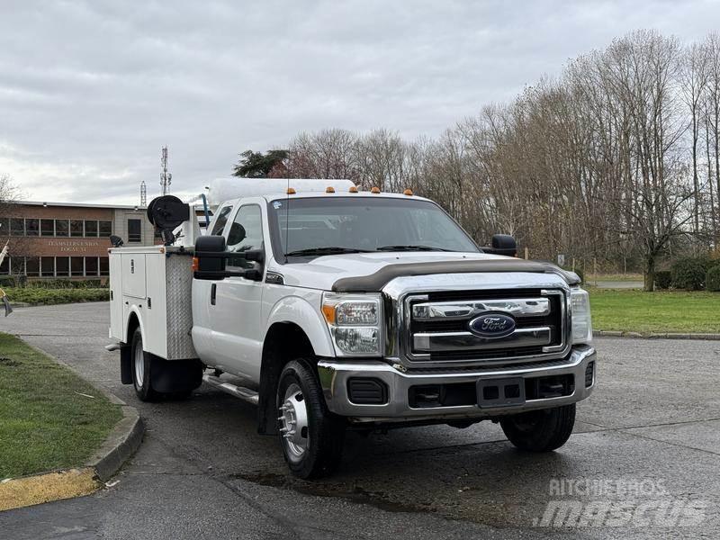 Ford F-350 SD Municipal/vehicul cu uz general