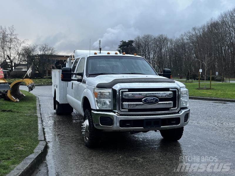Ford F-350 SD Municipal/vehicul cu uz general