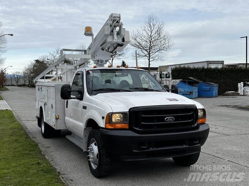 Ford F-450 SD Municipal/vehicul cu uz general