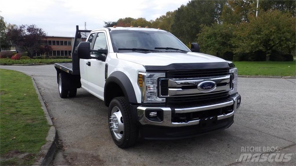 Ford F-550 Camioane platforma/prelata