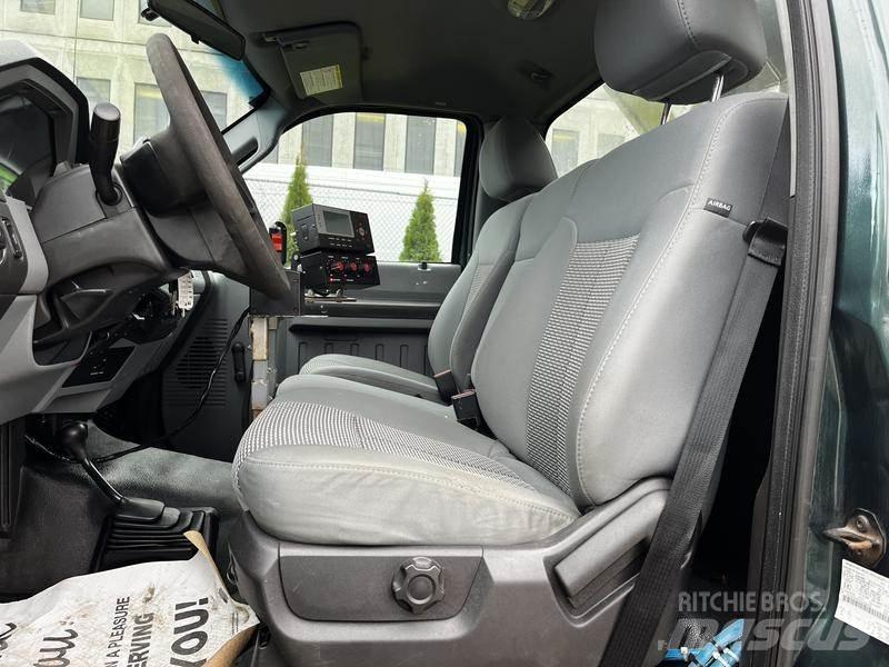 Ford F-550 Lame pentru dezapezire si pluguri