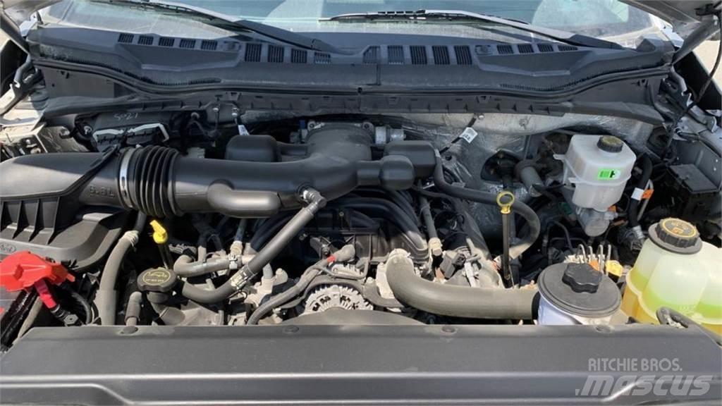 Ford F-550 Camioane platforma/prelata
