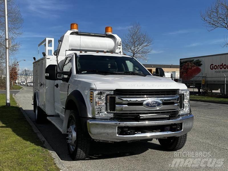 Ford F-550 Municipal/vehicul cu uz general