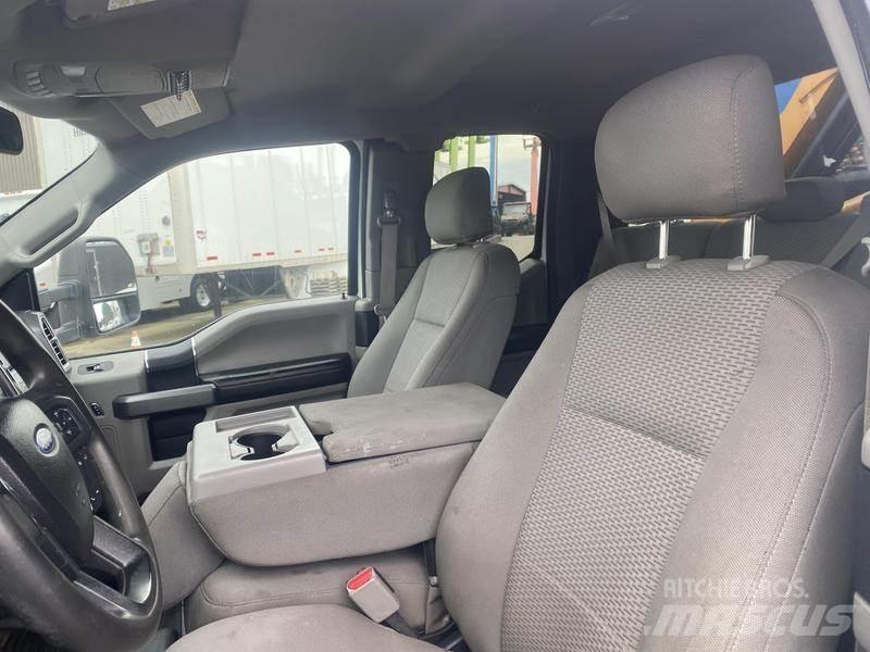 Ford F-550 Camioane cu macara
