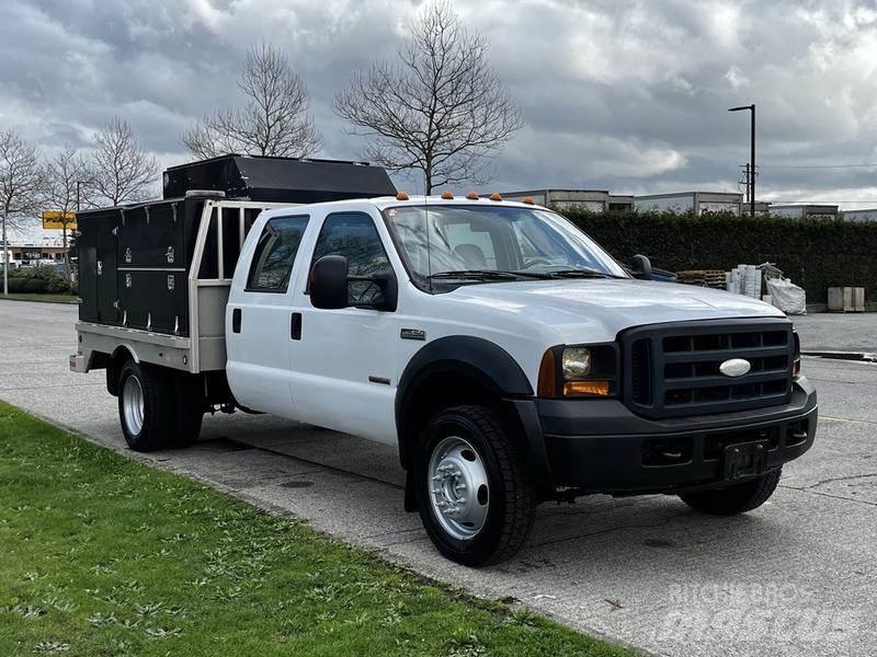 Ford F-550 Municipal/vehicul cu uz general