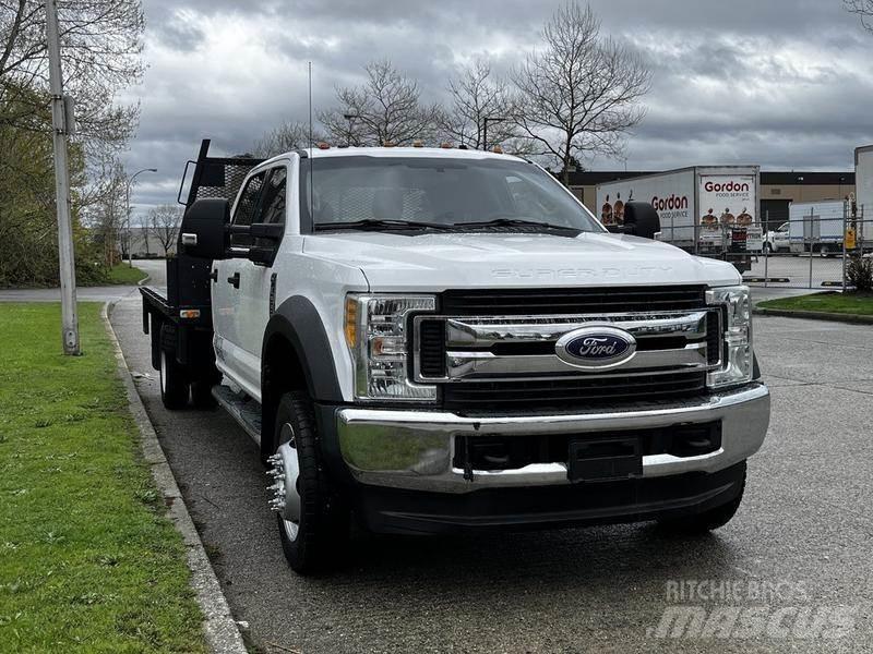 Ford F-550 Camioane platforma/prelata