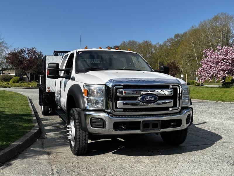 Ford F-550 Camioane platforma/prelata