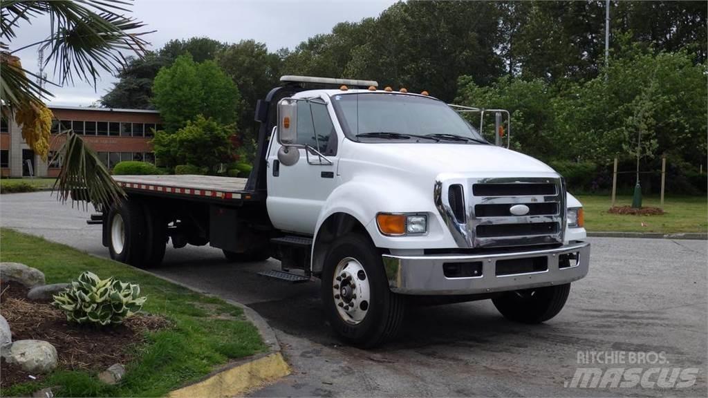 Ford F-750 Camioane platforma/prelata