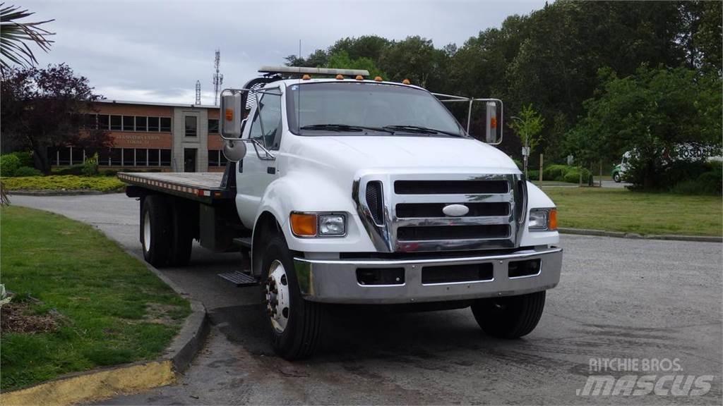 Ford F-750 Camioane platforma/prelata