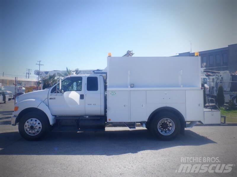 Ford F-750 Municipal/vehicul cu uz general