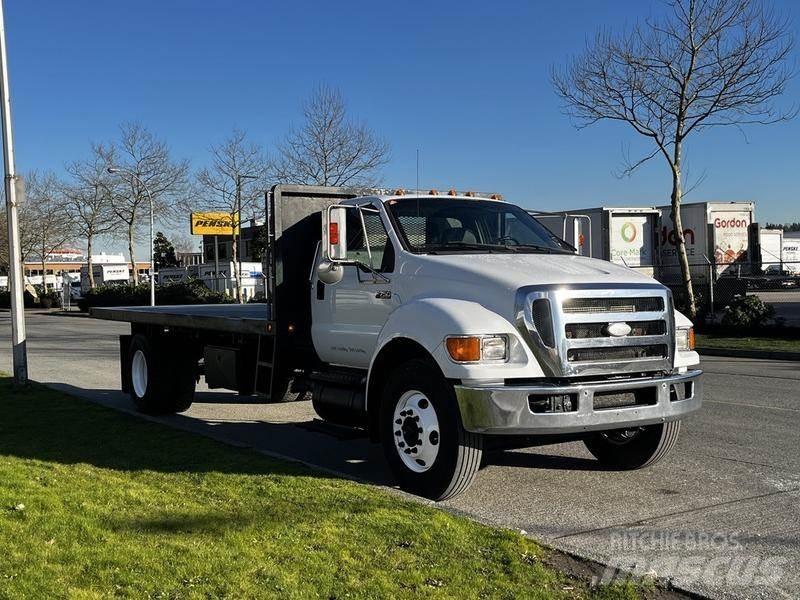 Ford F-750 Camioane platforma/prelata