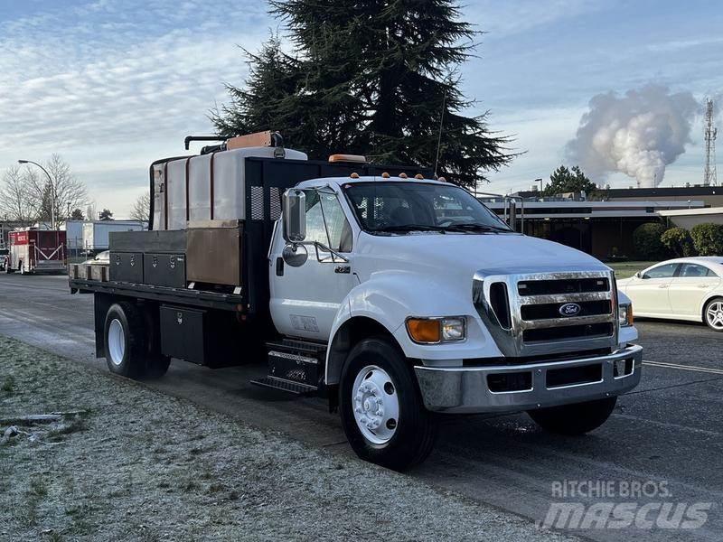 Ford F-750 Camioane platforma/prelata