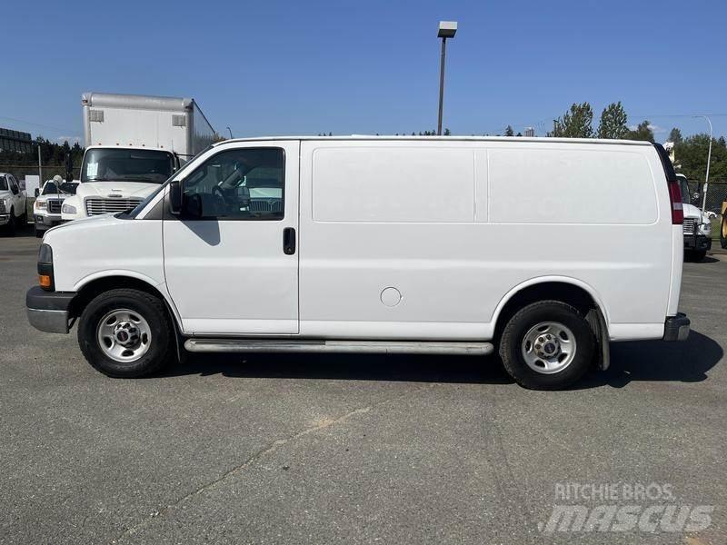 GMC Savana Utilitara