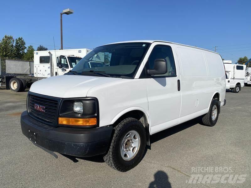 GMC Savana Utilitara