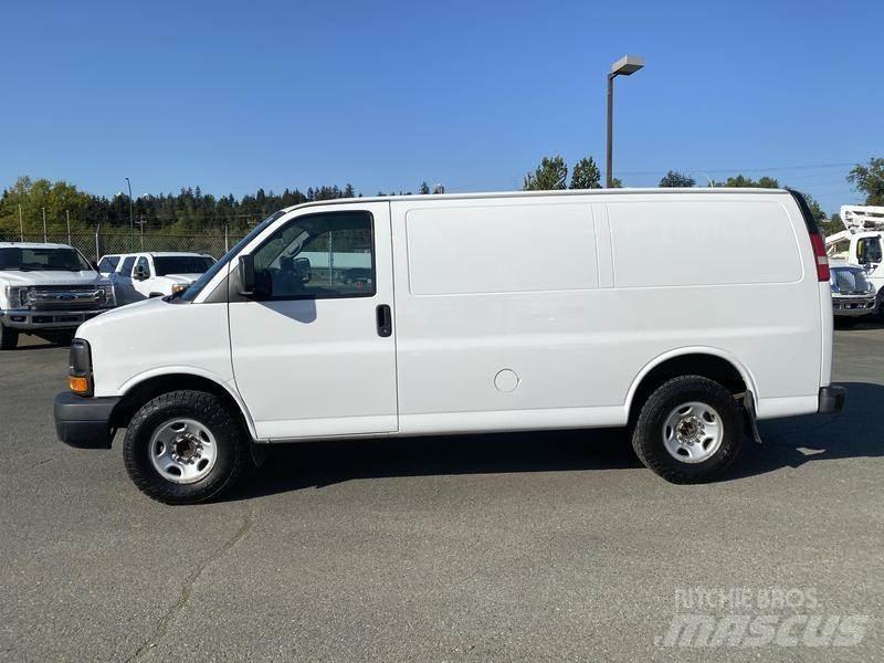 GMC Savana Utilitara