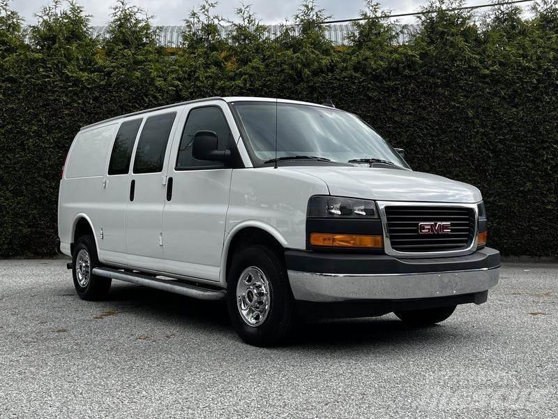 GMC Savana Utilitara