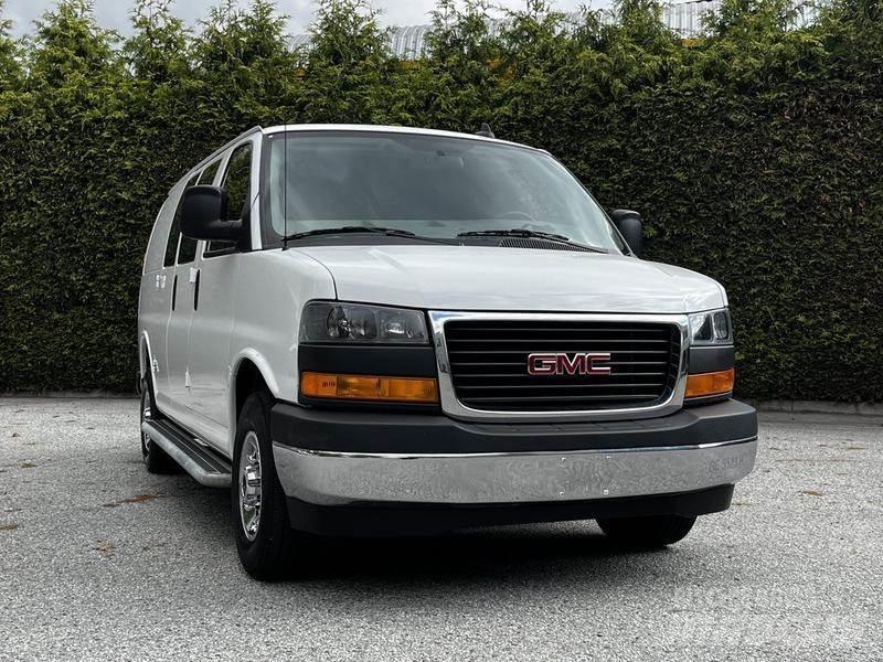 GMC Savana Utilitara