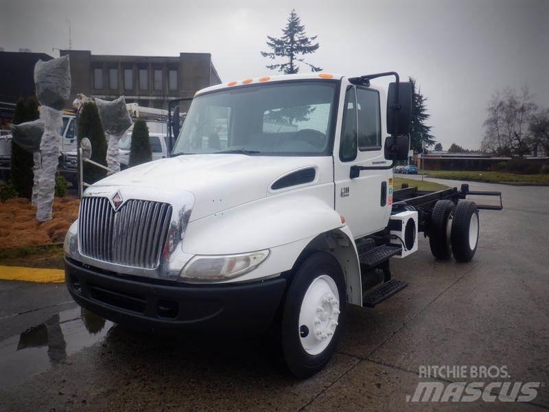 International 4300 Camion cabina sasiu