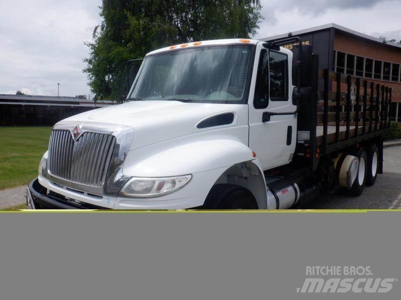 International 4400 Camioane platforma/prelata