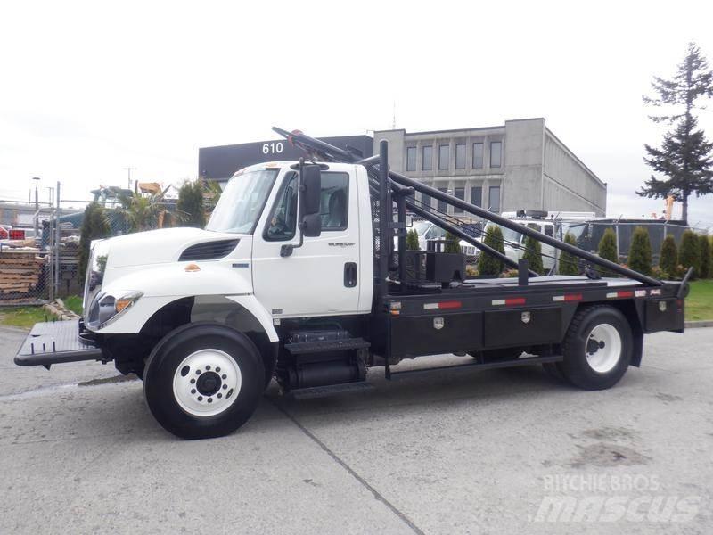 International 7300 Camioane platforma/prelata
