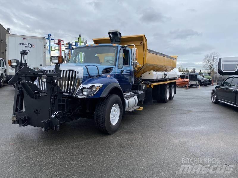 International 7400 Lame pentru dezapezire si pluguri