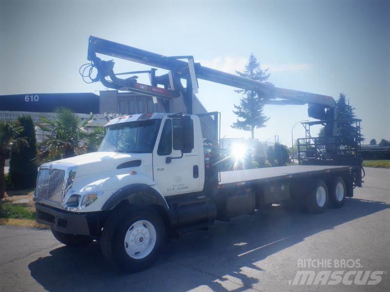 International 7500 Camioane cu macara