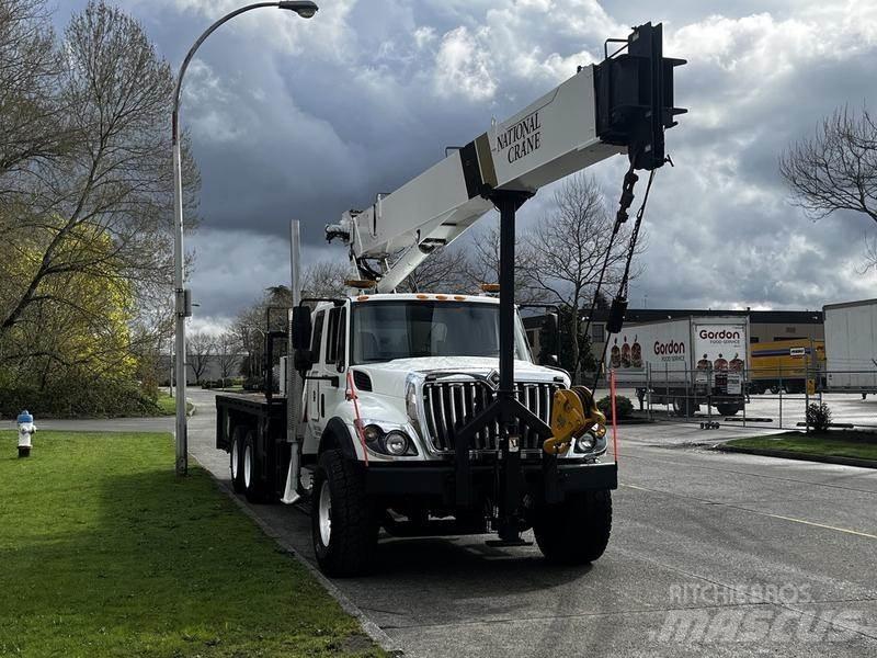 International 7500 Camioane cu macara