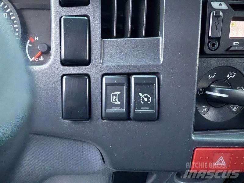 Isuzu NPR Camioane platforma/prelata